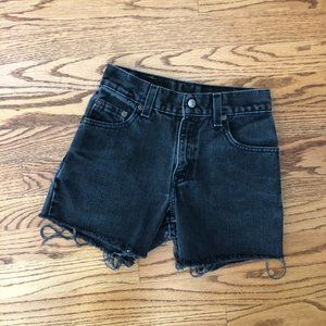 Vintage Levis - 550 relaxed regular black denim shorts - measurements included